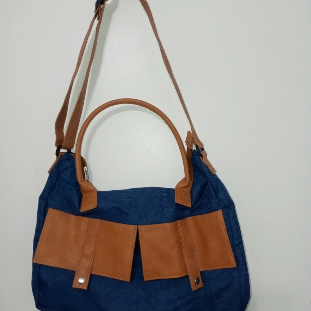 COPY - AARP Classic Courier Organizer Tote With Pockets and shoulder strap